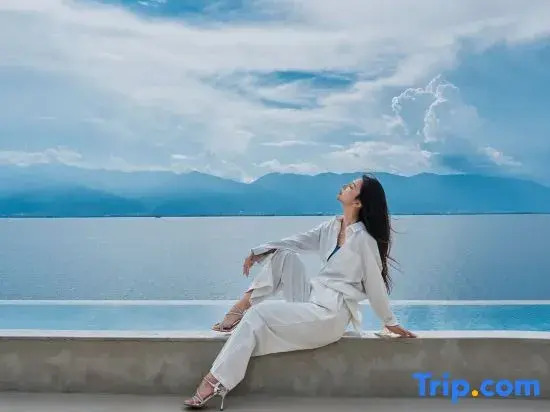 See the Mountains Again | Holiday Villa · Mountain · Seaview Holiday Hotel