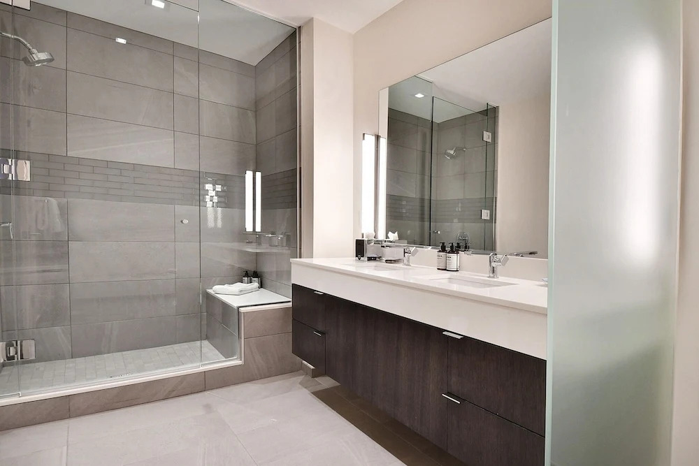 Ski In Out Modern 2BR Residence in Canyons Village