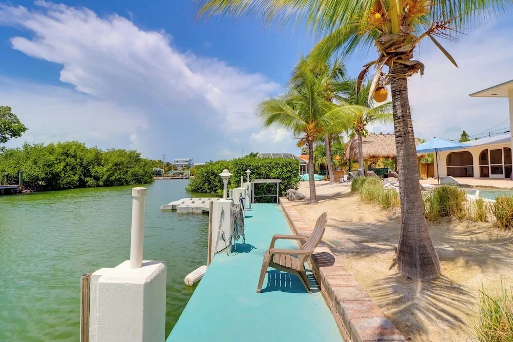 Walk to Beach: Waterfront Home in Marathon