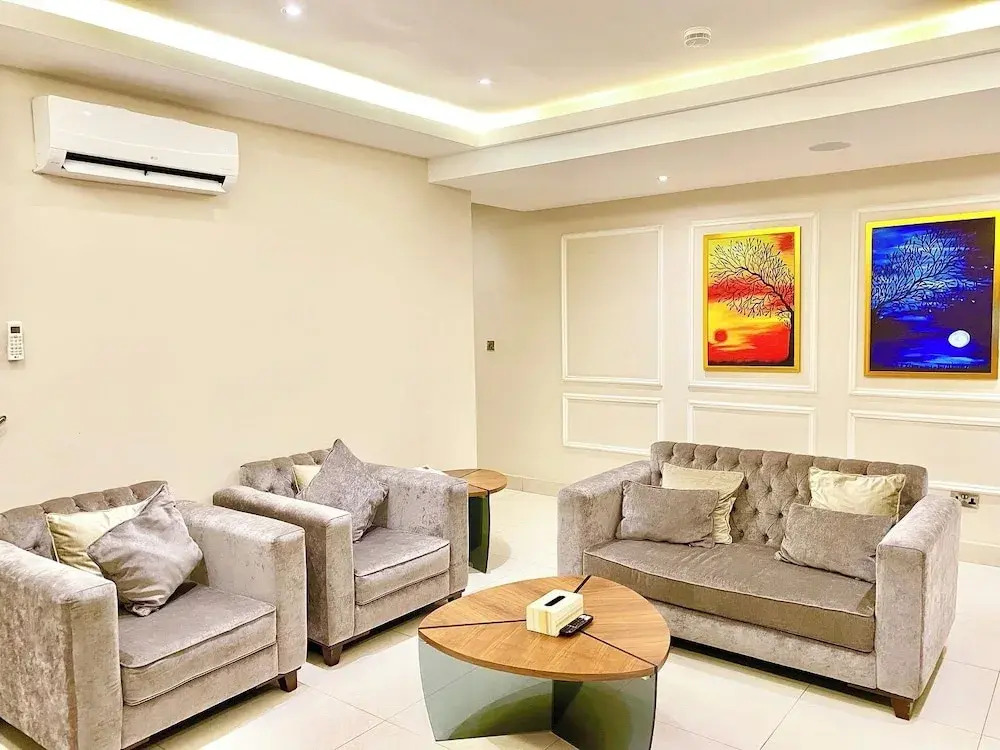 Phoenix Imperial Hotel and Apartment