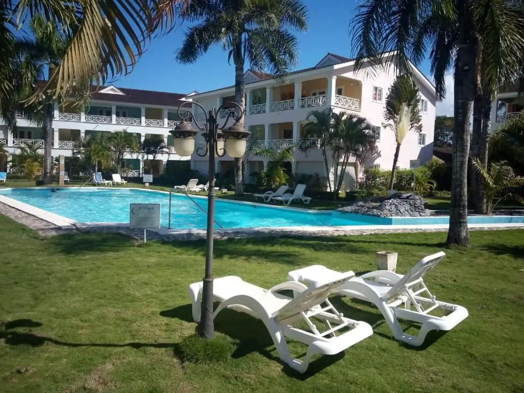 Playa Turquesa only 50m From the Beach Walk to all Restaurants