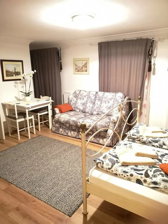 Royal Guest House II