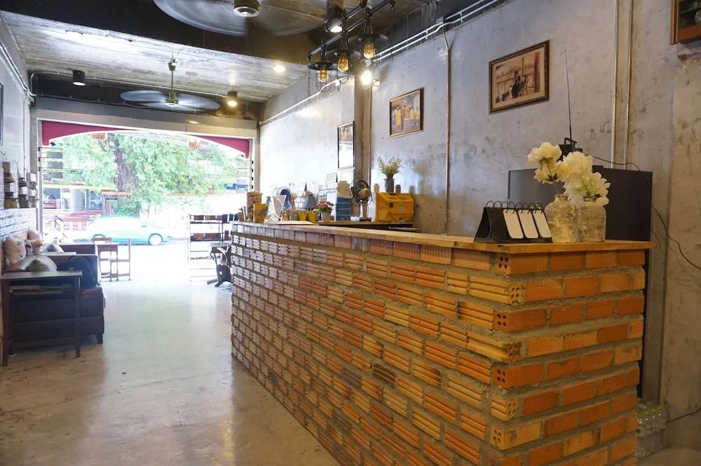 OK CHIC PHUKET HOSTEL