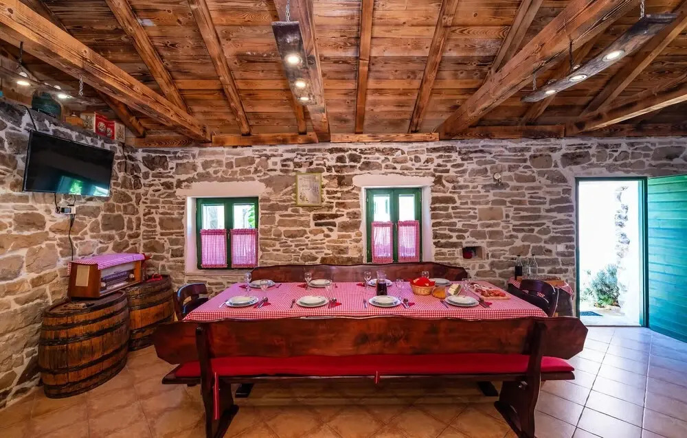 Amazing Home in Benkovac With 4 Bedrooms, Wifi and Outdoor Swimming Pool