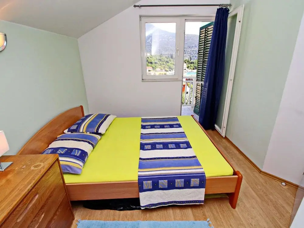 Holiday Home Gea - Three Bedroom Holiday Home With Terrace and Partial Sea View