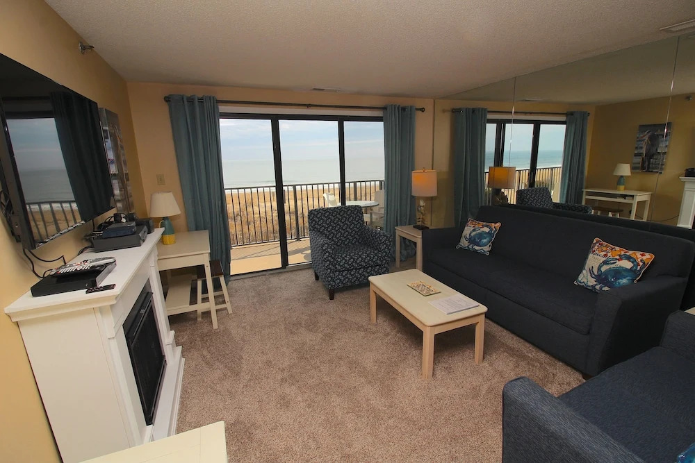 Sandy Square 104