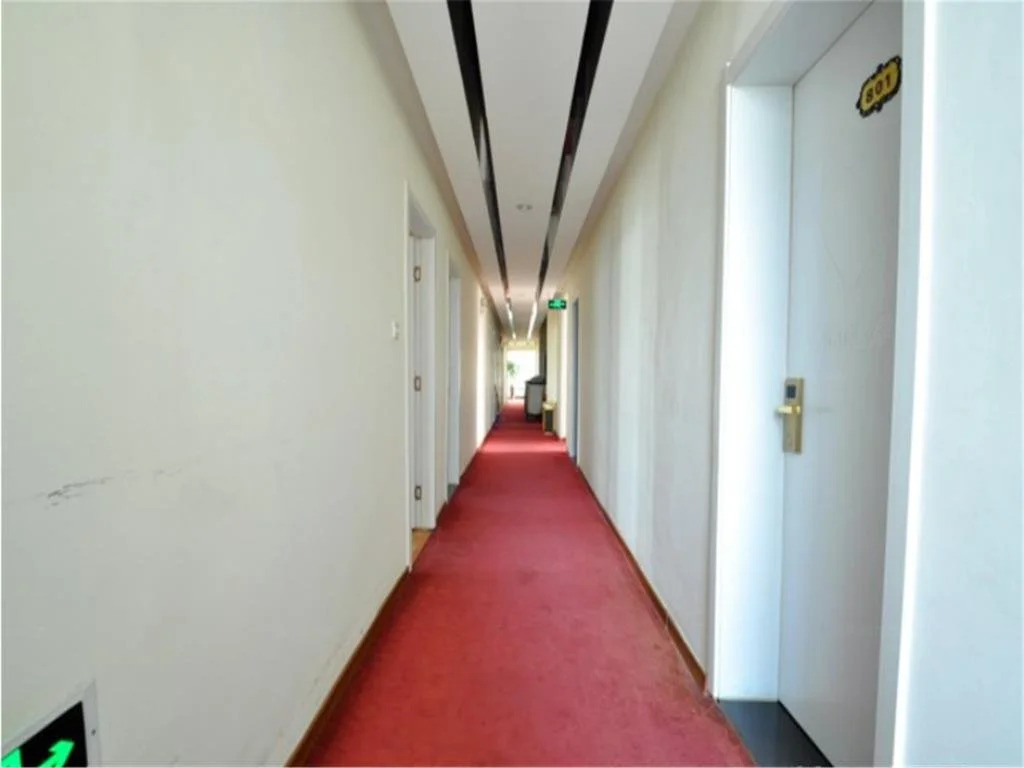 Lanlingxian Xinzaiyiqi Express Inn
