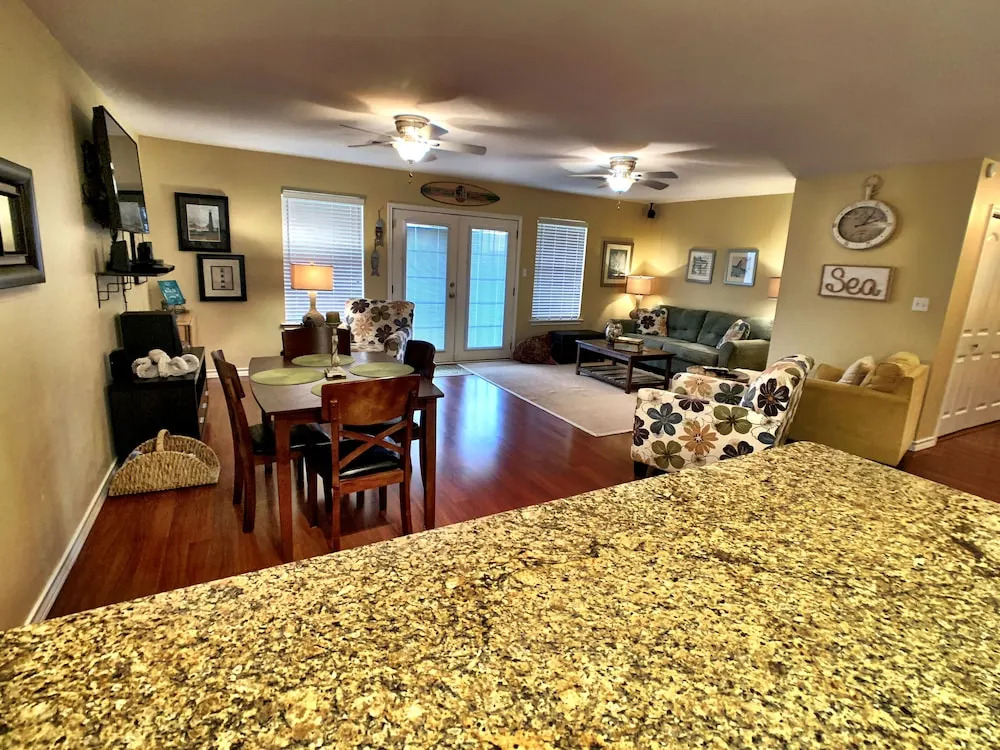 Looney Dunes - 3 Br Home