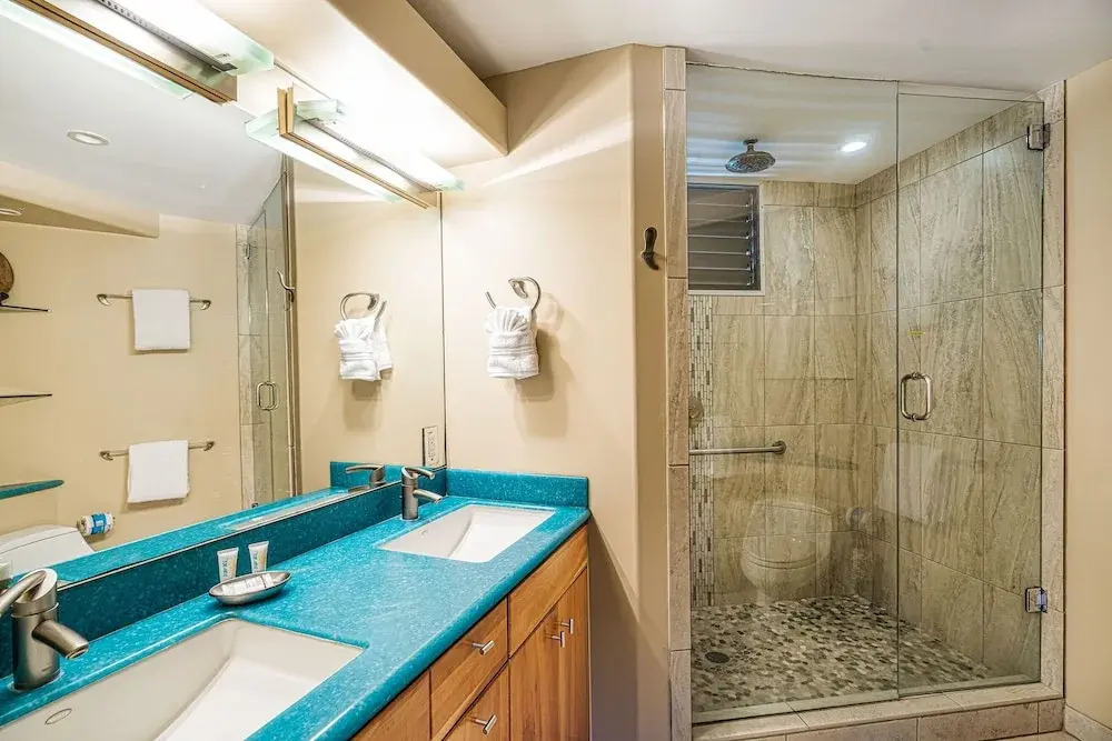 Oceanfront Hale Hui Kai 313 Large Lanai, AC, Incredible Views on Keawakapu Beach