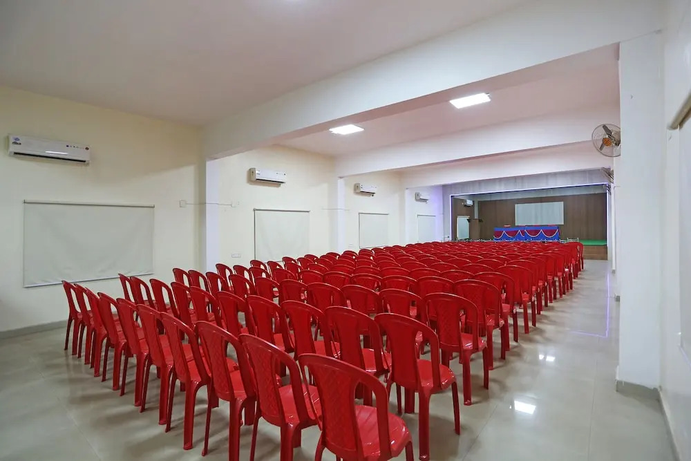 OYO 10153 Hotel Paradise Convention