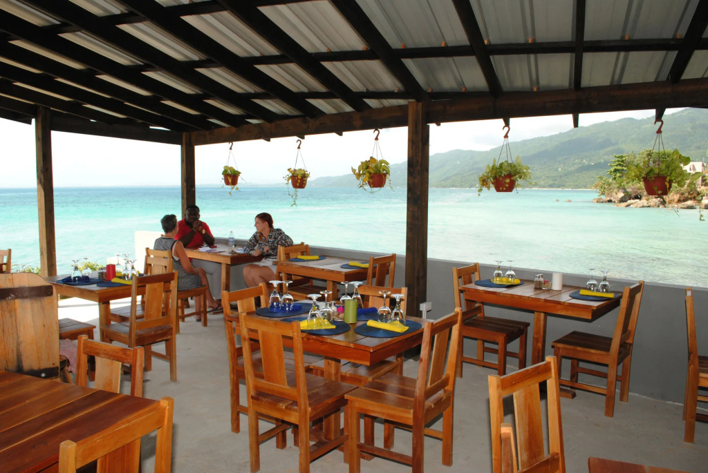 Luna Sea Inn