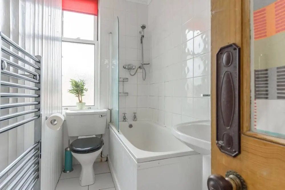 Modern 2 Bedroom Flat In Edinburgh City Centre