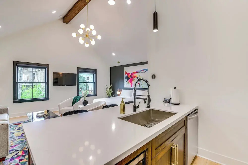 Walk to Shops & Restaurants: Chic Galveston Studio