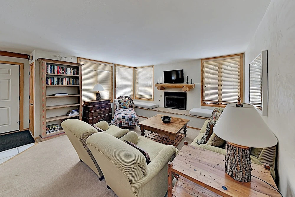 Snowmass Village Condo w/ Hot Tubs by RedAwning