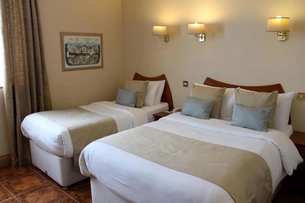Uppercross House Hotel