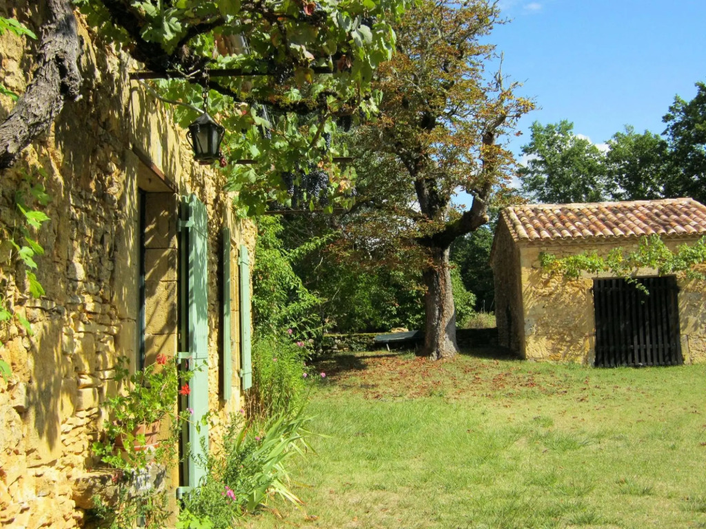 Cosy Holiday Home in Sainte-Croix with Garden