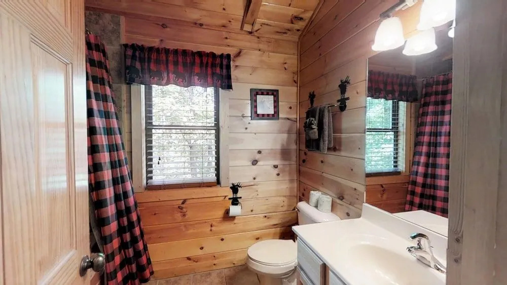 Laurel Valley Way Cabin 1849 - 2 Br cabin by RedAwning