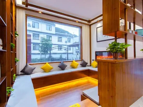 Mingyue Huating Homestay