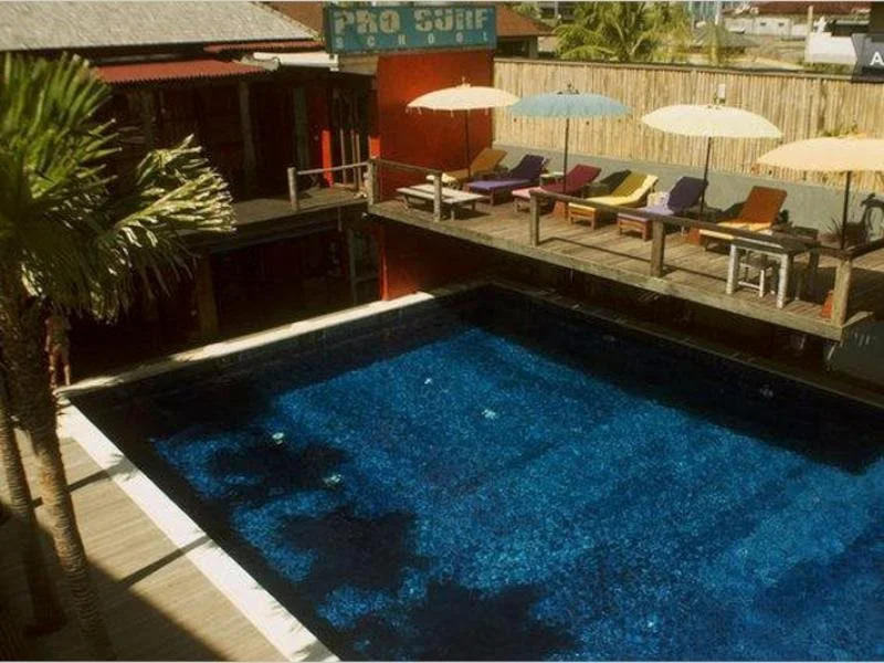 巴厘岛专业冲浪营旅舍(Pro Surf Camp Bali)