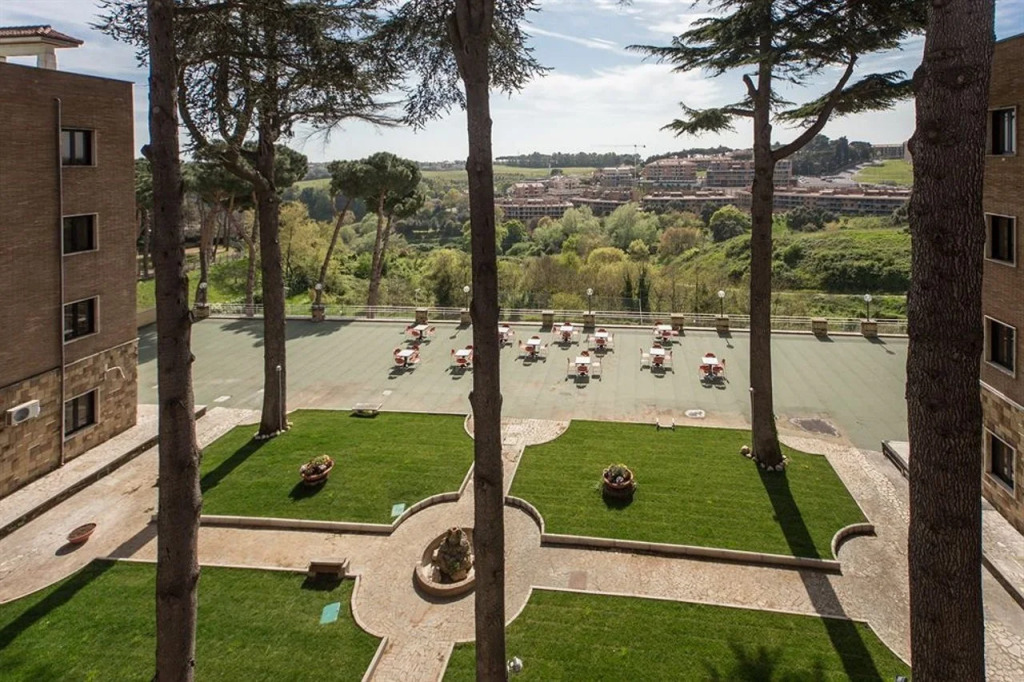 Regal Park Hotel