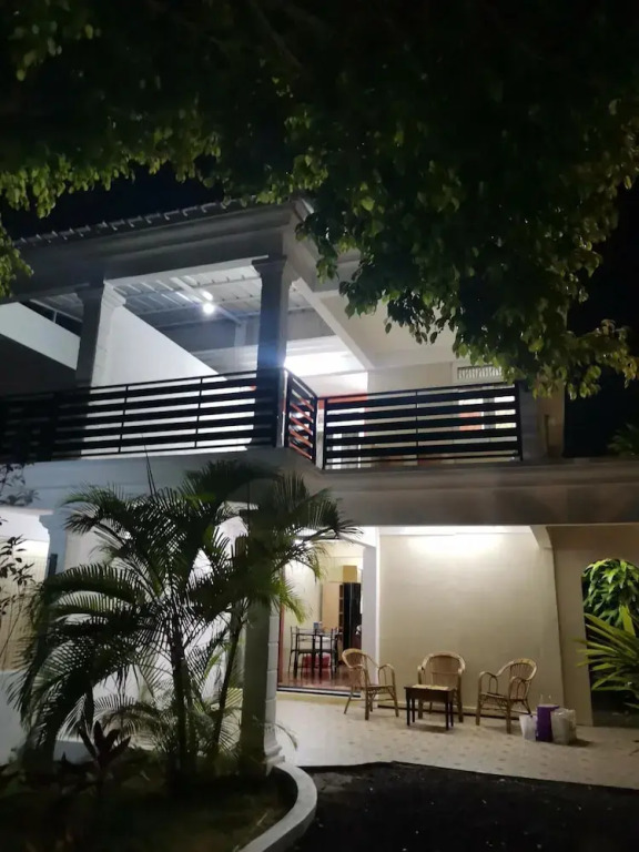 Cheerful 4-bedrooms beachfront home flic en flac