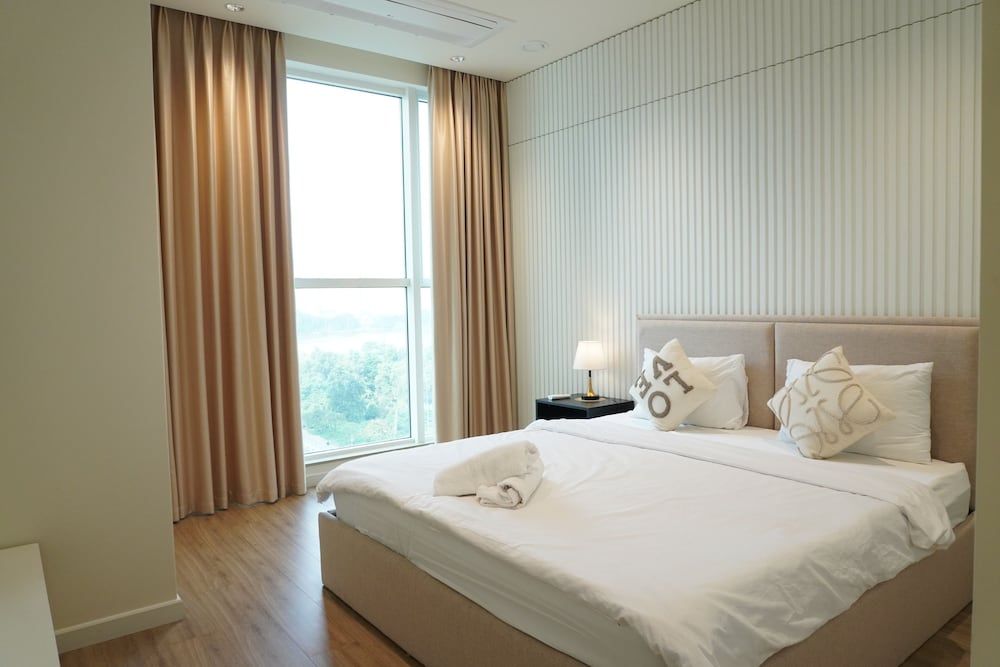 Nice Apartments at Thu Thiem Ziet River