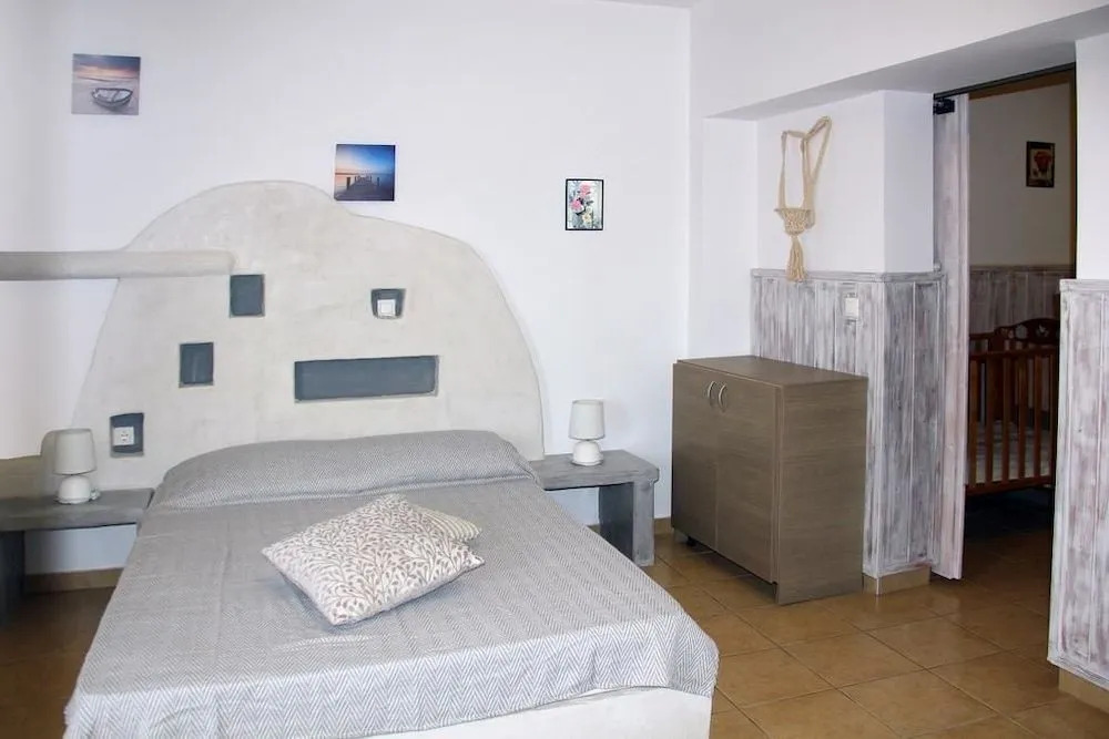 Christos studios and family apartments