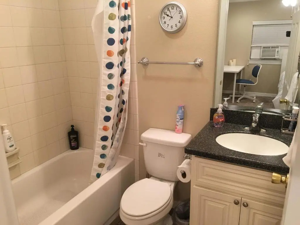 Private Entrance Suite near Legoland & State Farm