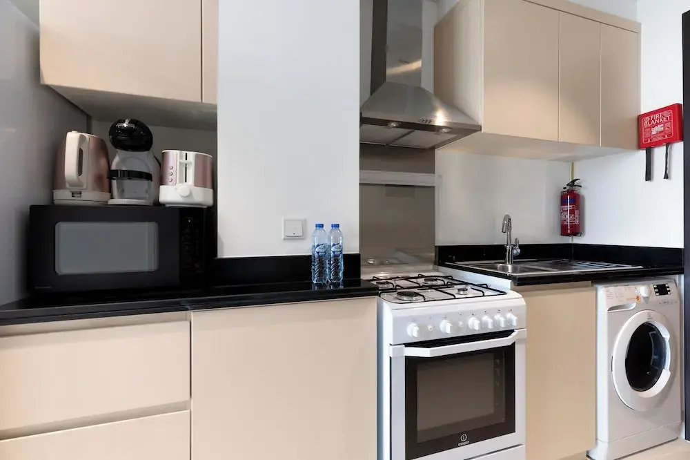 Waves - Elegant 28th Floor Studio in Carson A, Damac Hills