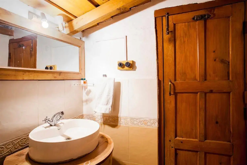 Chevron Eco Lodge