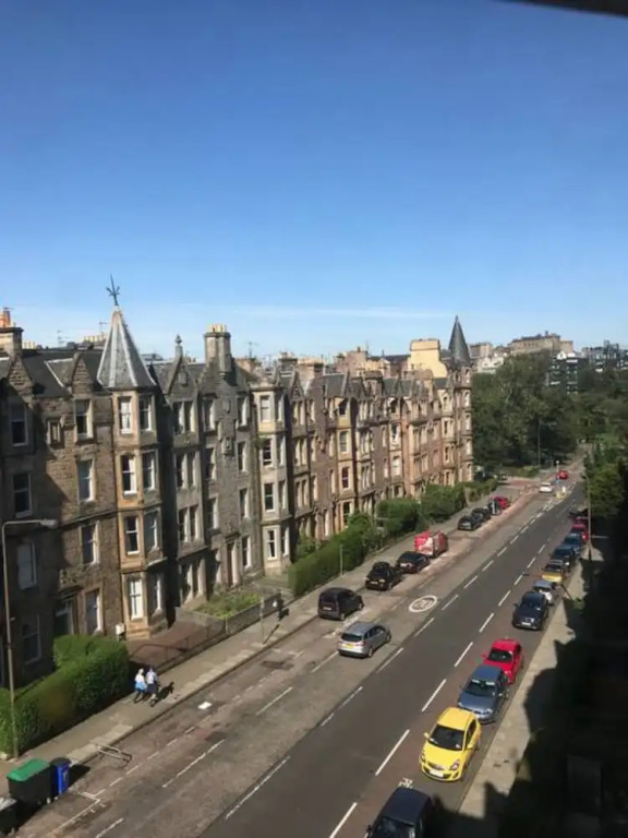 Fabulous 6 Bedroom Edinburgh Apartment