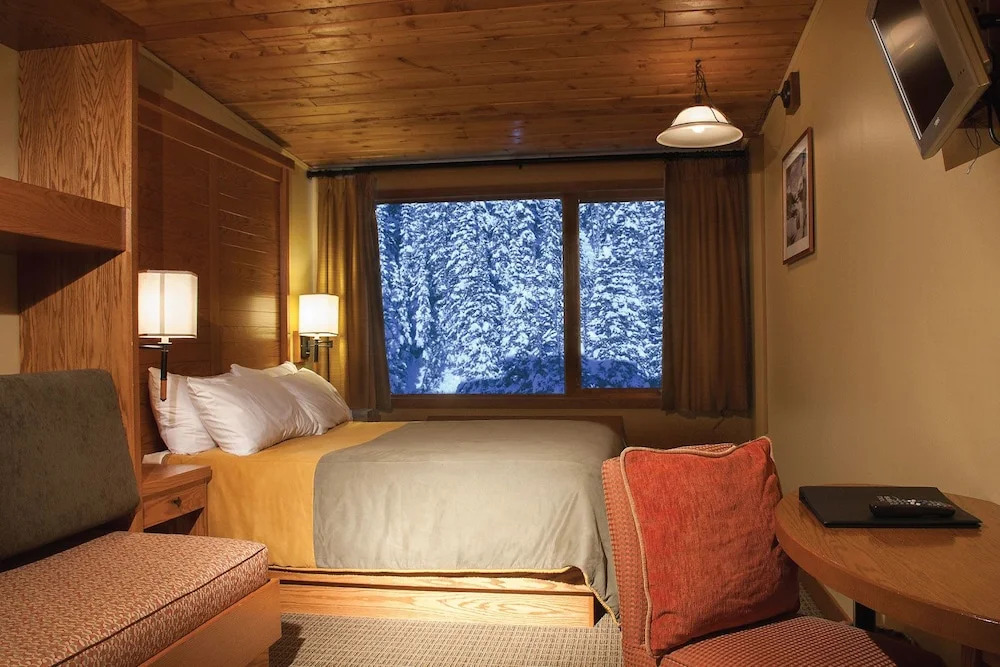 Sunshine Mountain Lodge