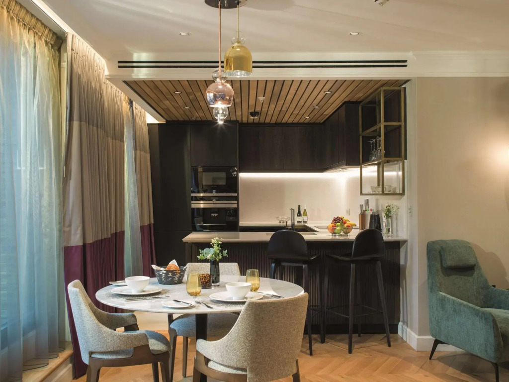 The Guardsman Hotel
