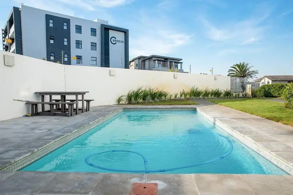 Beachfront 2 bedroom with swimming pool, Blouberg