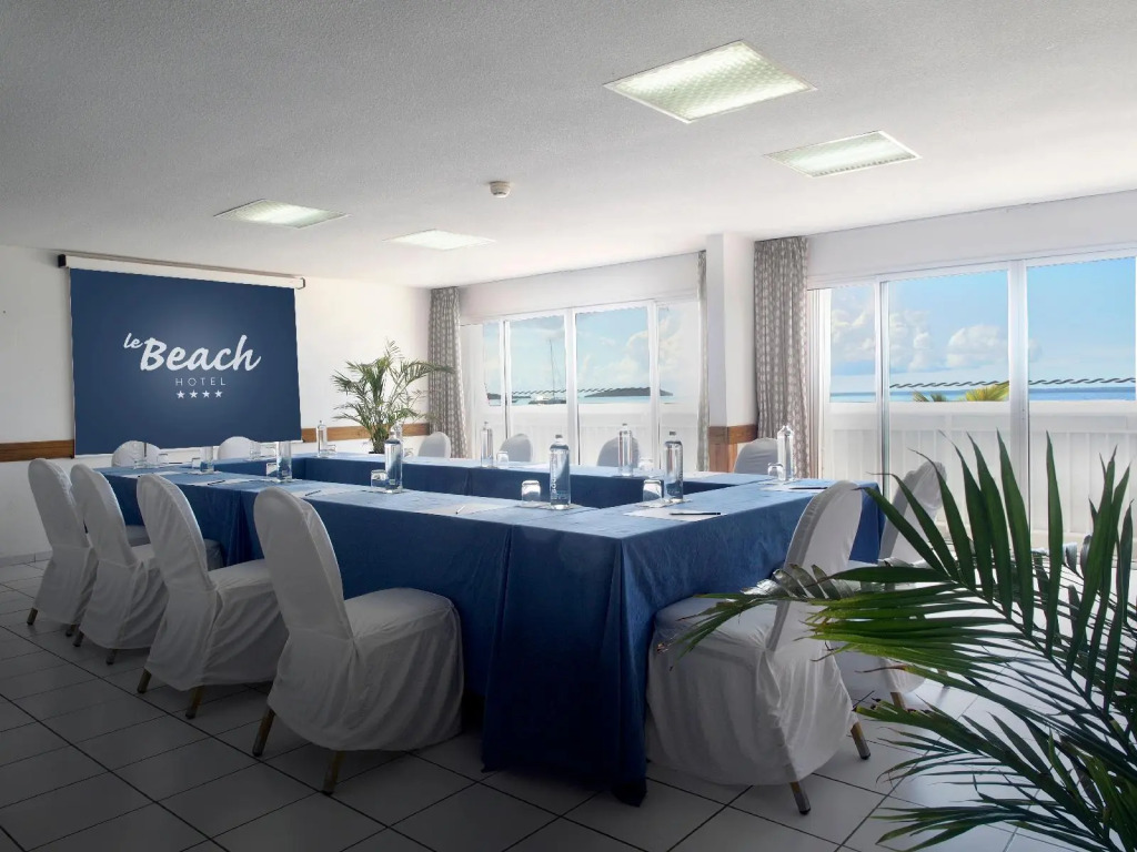 Le Beach Hotel