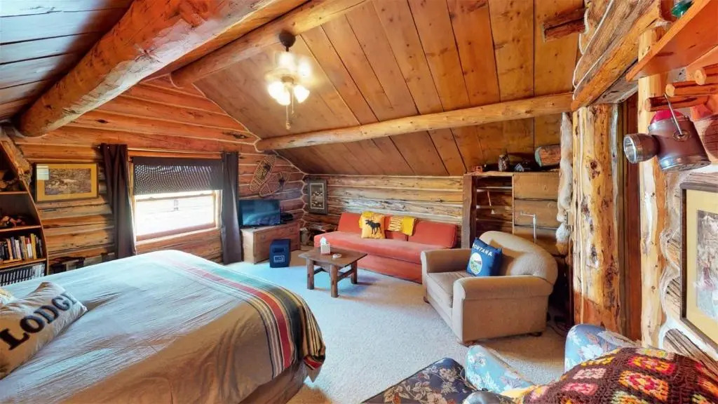 Dog Friendly Ty's Cabin by AAA Red Lodge Rentals