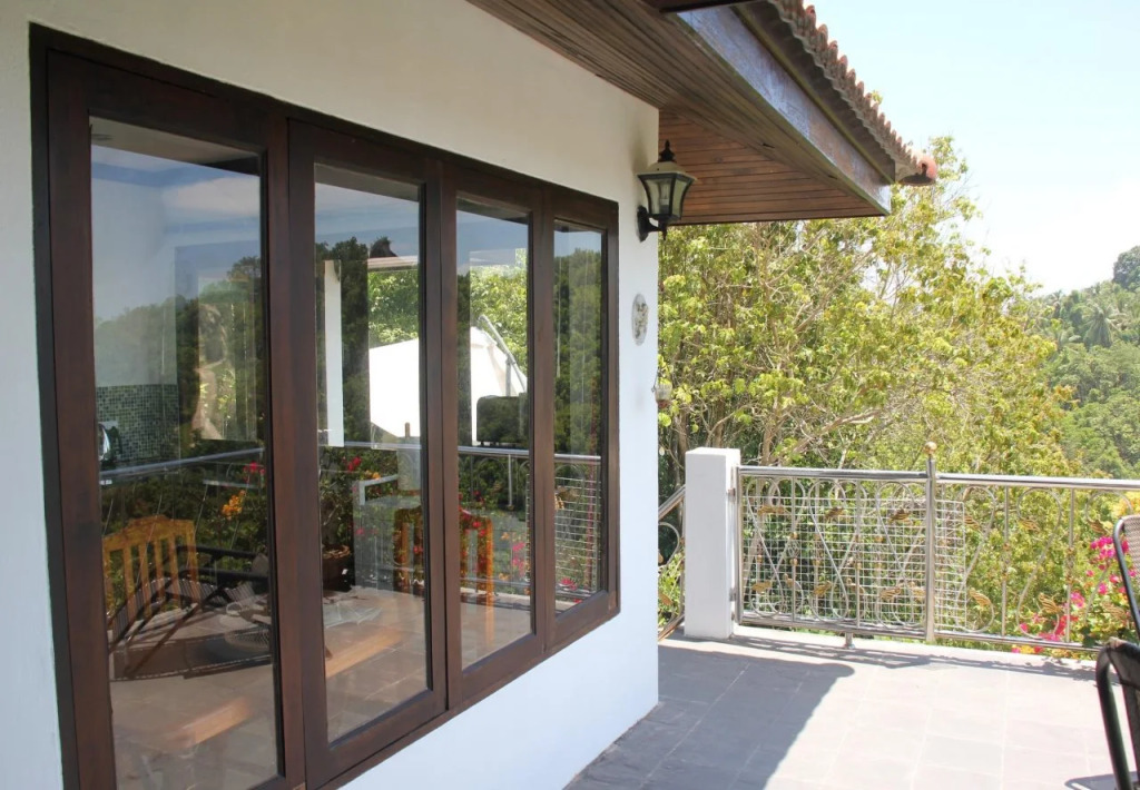 Jasmine Hide Away