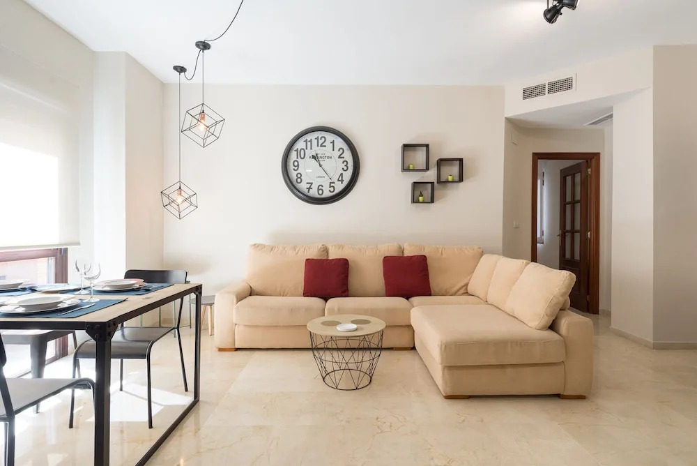 Colon Relax & Quiet Business & Family