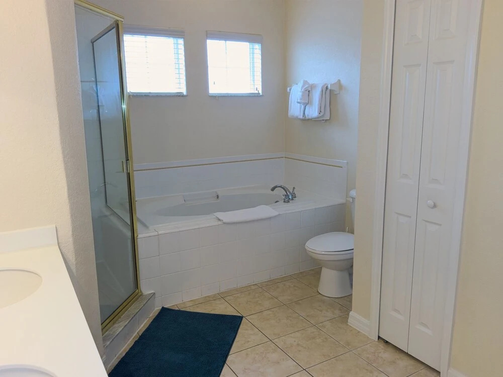 Best Location! Next to Restaraunt, Lake, Pool