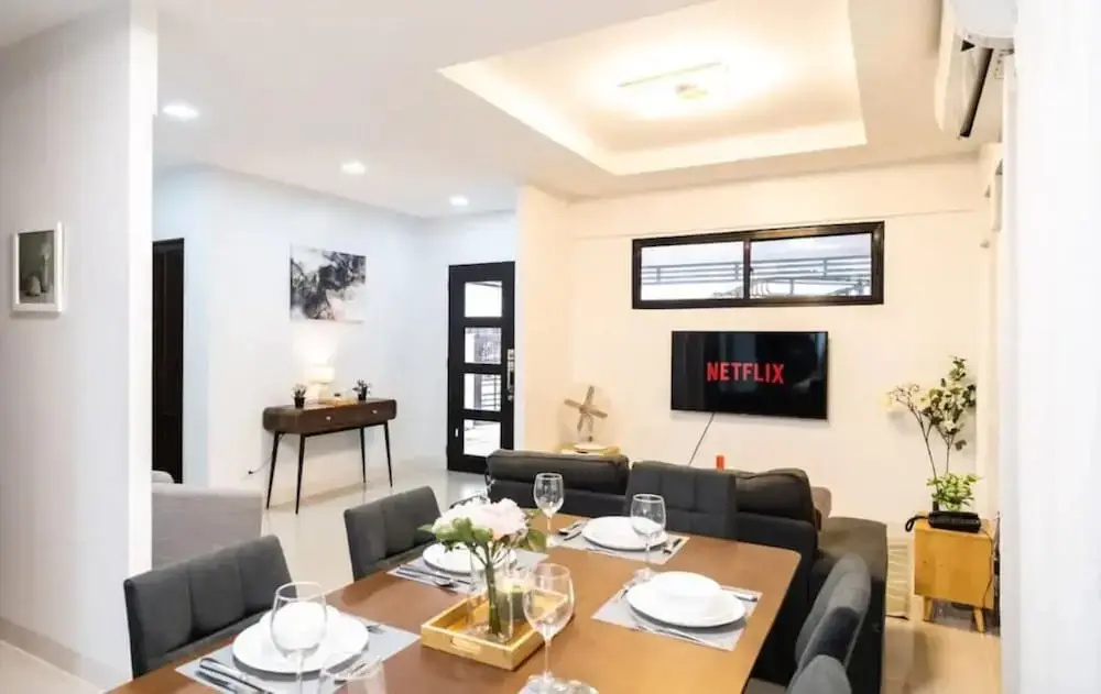 3bd Lux City Oasis LAS Pinas