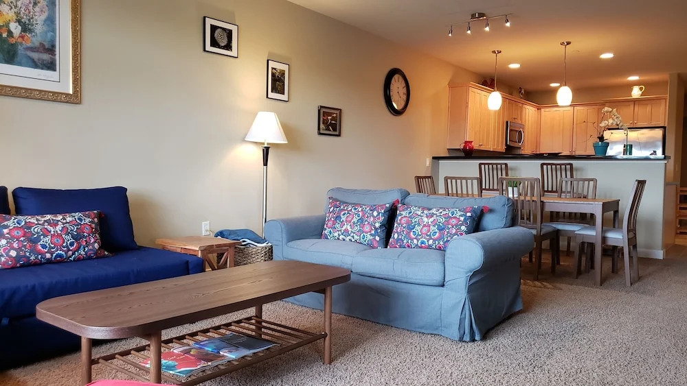 Riverview 2 Bedroom Condo