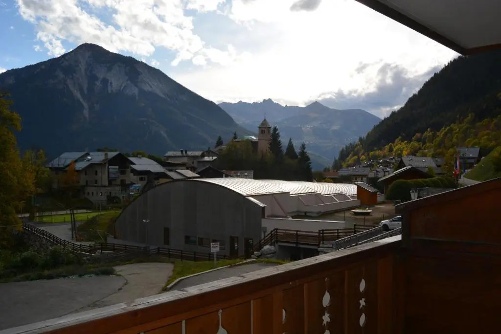 joli studio exposé sud avec terrasse