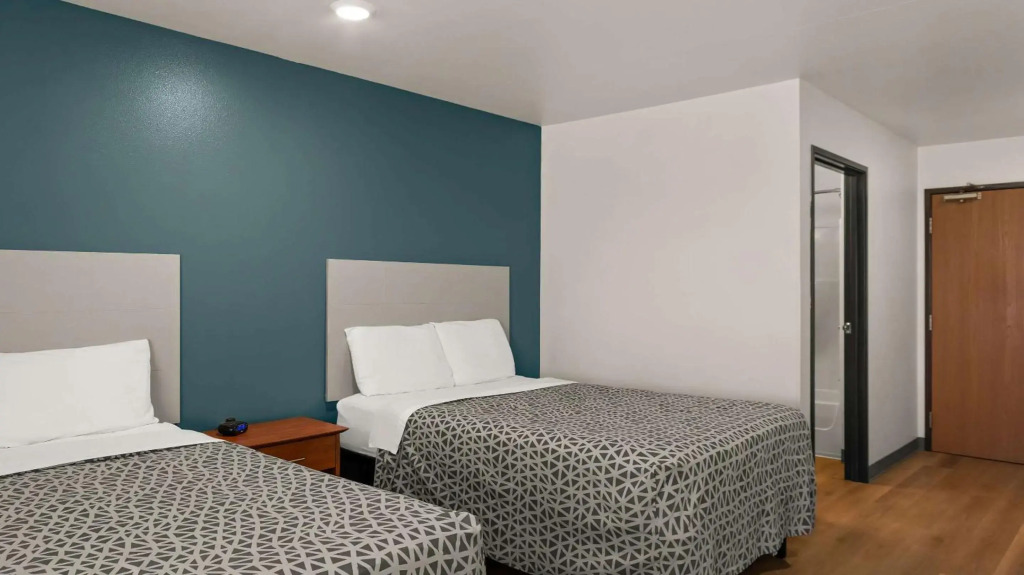 WoodSpring Suites Evansville