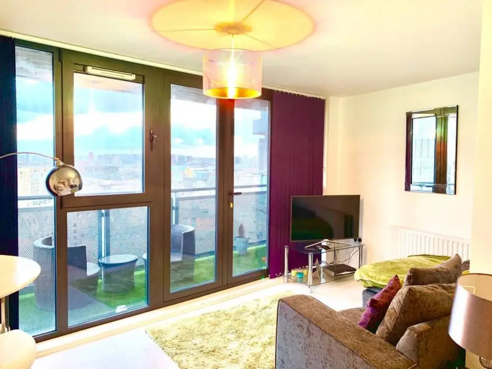 1 Bedroom Apartment in Bow With Spectacular Views