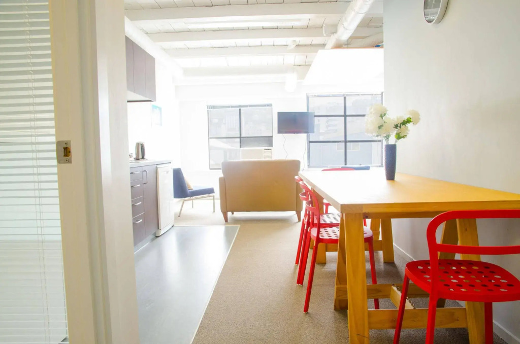 The Setup on Dixon - Hostel