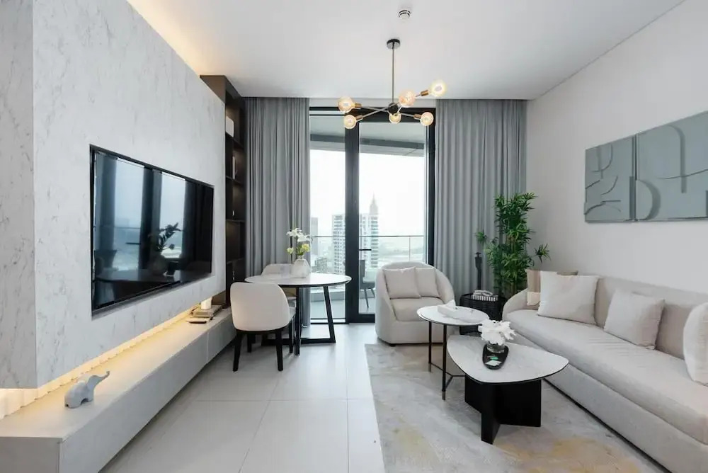 Beachfront 1BR Jumeirah Gate Tower 1