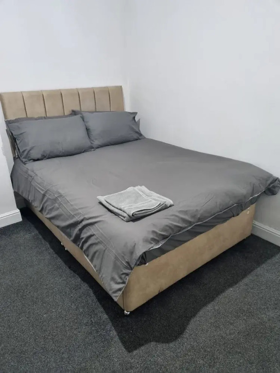 Lovely 2-bed House in Smethwick, Birmingham tn