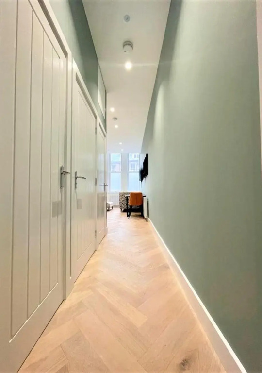 Trendy and Newly Reno'd 1 Bed Nr The Meadows