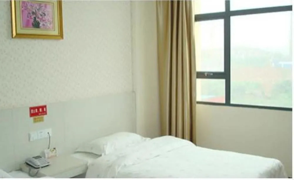 Lily Holiday Hotel (Yichang East Railway Station Fujiuyuan Xintiandi Branch)(百合假日酒店(宜昌东站店))
