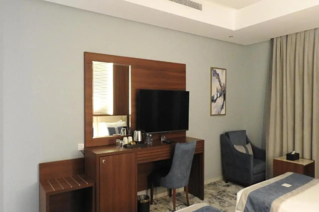 Level Nine Hotel